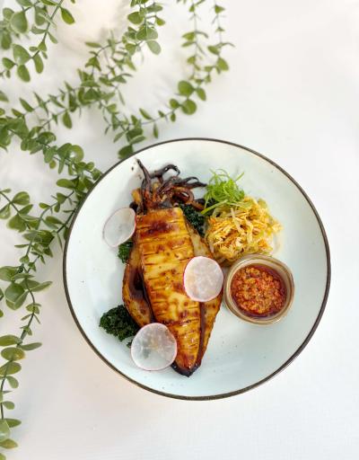 A gallery image of the Kayumanis restaurant.